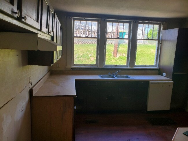 Building Photo - 410 N Branson St