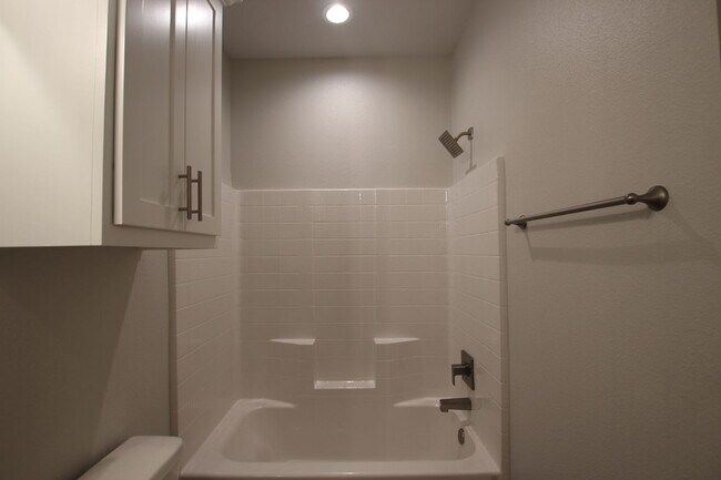 Building Photo - COMING SOON! Luxury 3 Bedroom 2 Bath Townh...
