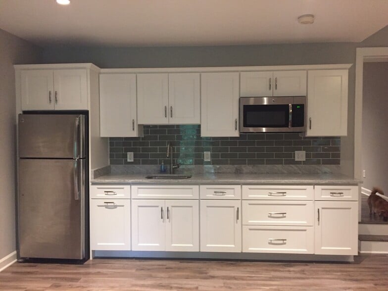 Kitchen - 8024 Ellingson Dr