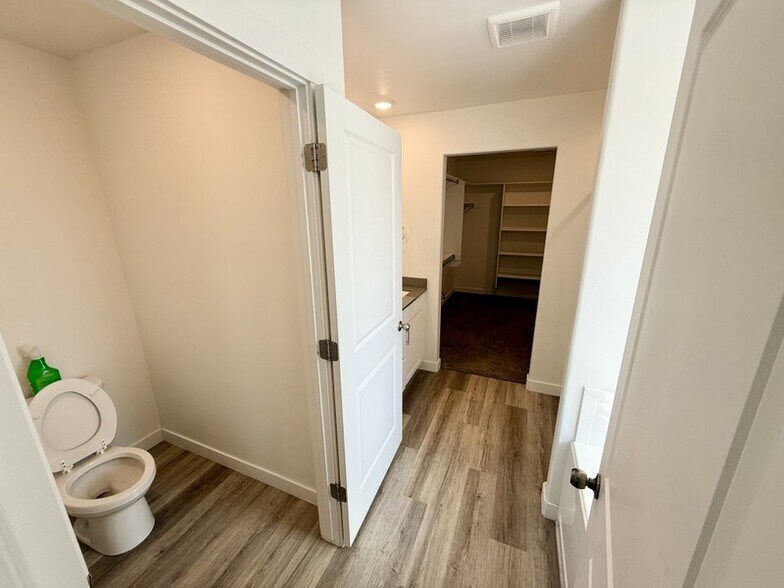 Building Photo - 3819 Greeley Cir