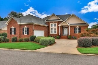 Building Photo - 115 Willow Oak Loop