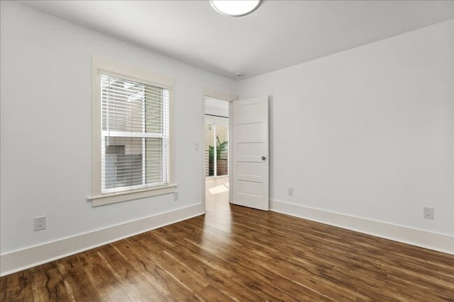 Building Photo - Charming 3-Bedroom Craftsman with Modern U...