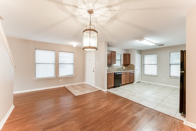 Building Photo - 21610 Rain Leaf Ct