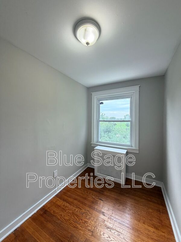 Building Photo - 7030 Greenwood Ave