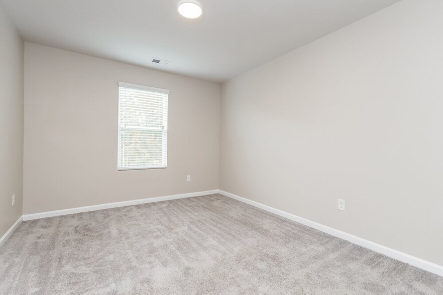 Building Photo - 319 Hamilton Pointe Dr
