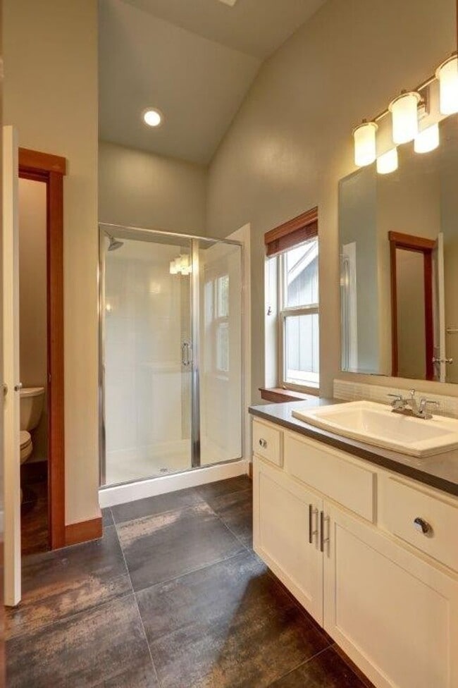 Building Photo - Stunning 3bd, 2.5ba Townhome Available in ...