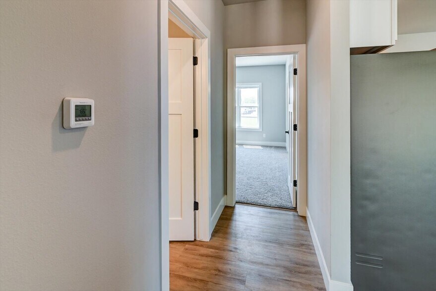 Building Photo - 2900 Blue Grass Dr