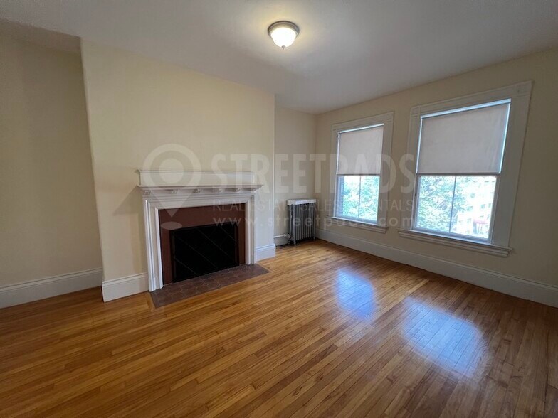 Building Photo - 2 Ware St