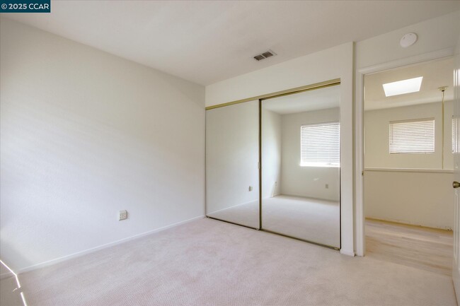 Building Photo - 5070 E Lakeshore Dr