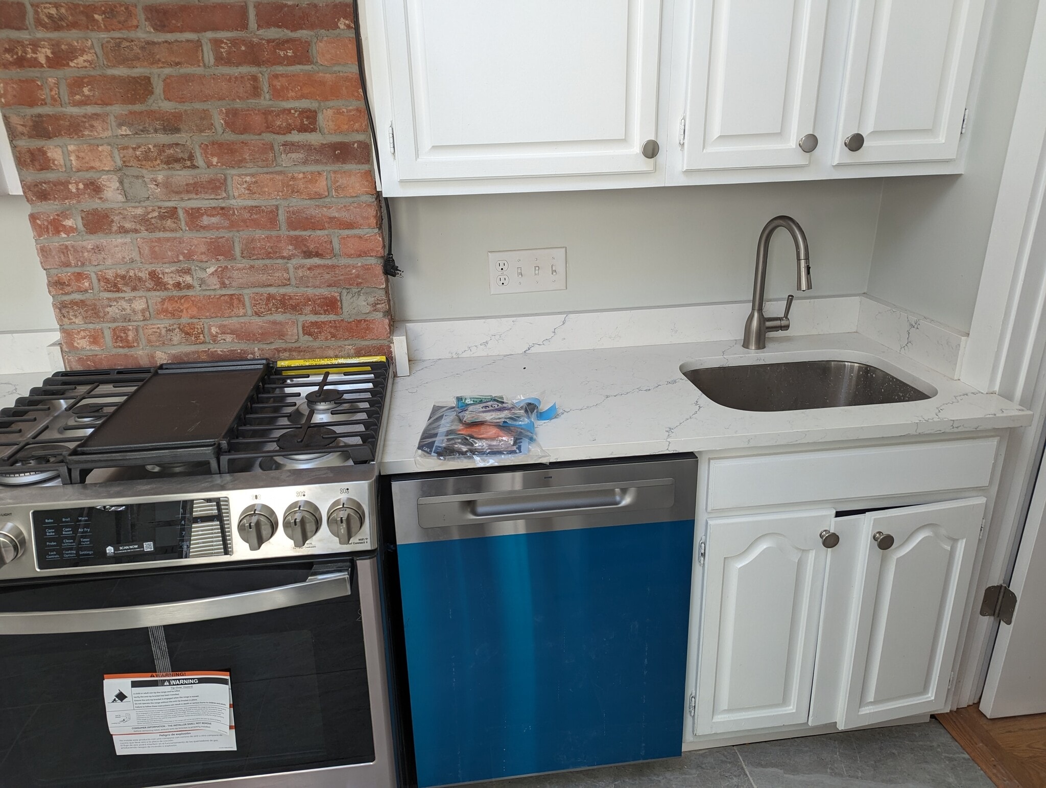 Building Photo - 60 Sacramento St