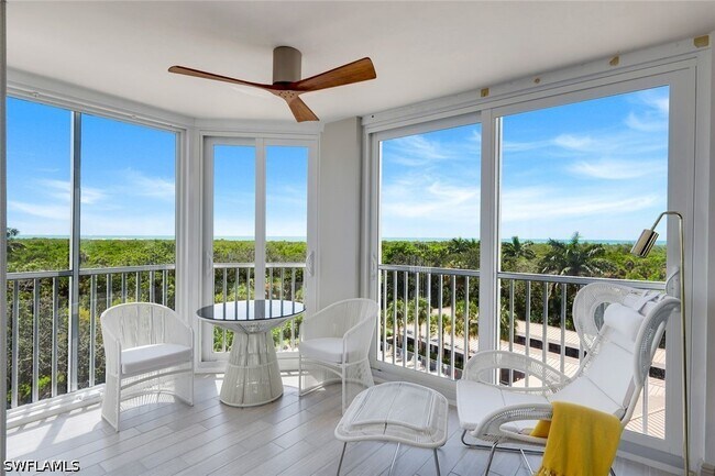 Building Photo - 6361 Pelican Bay Blvd