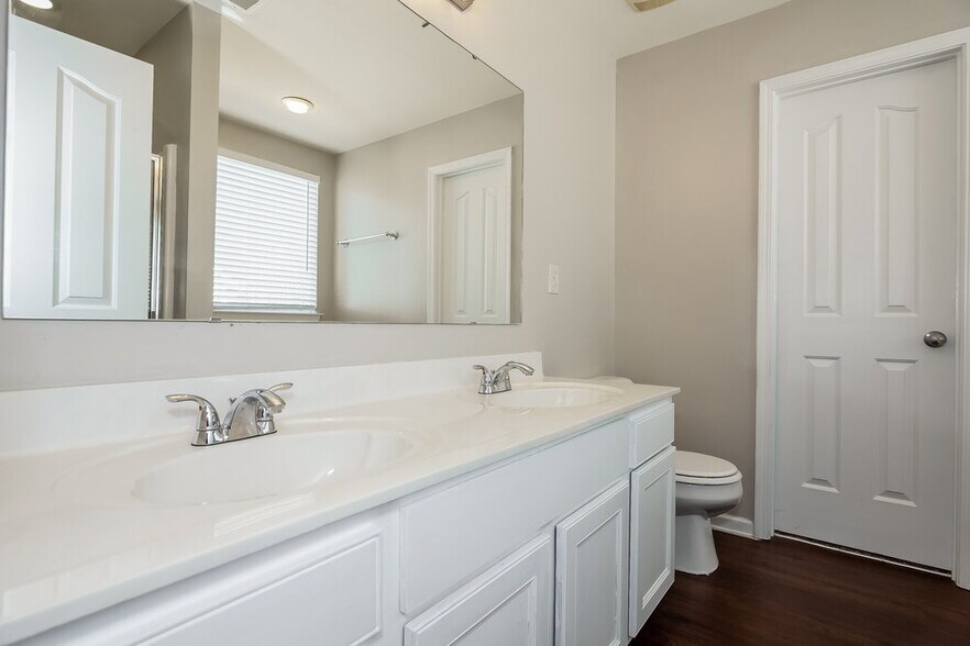 Building Photo - 7913 Bushy Creek Dr