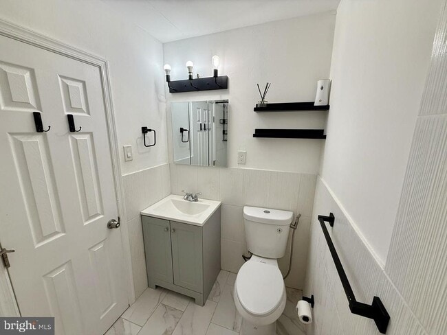 Building Photo - 10838 Lockart Ct