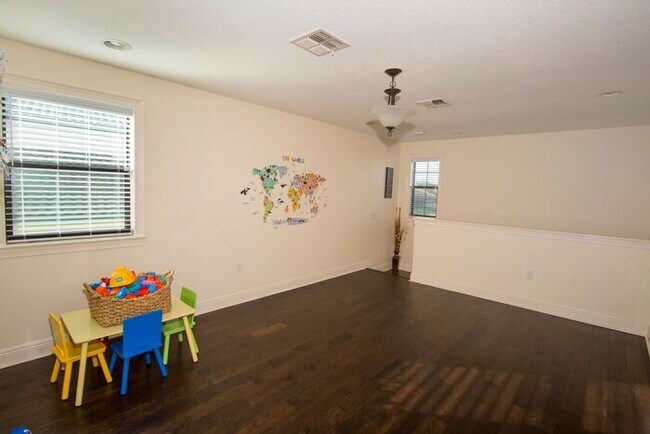 Building Photo - Beautiful 4 Bedroom/4 Bath in Belle Isle w...
