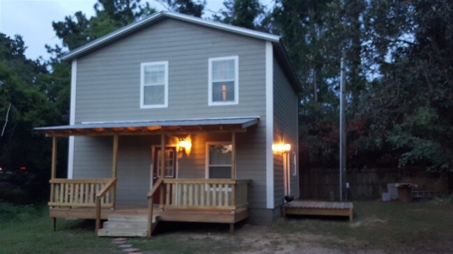 Building Photo - 1227 Continental Ct