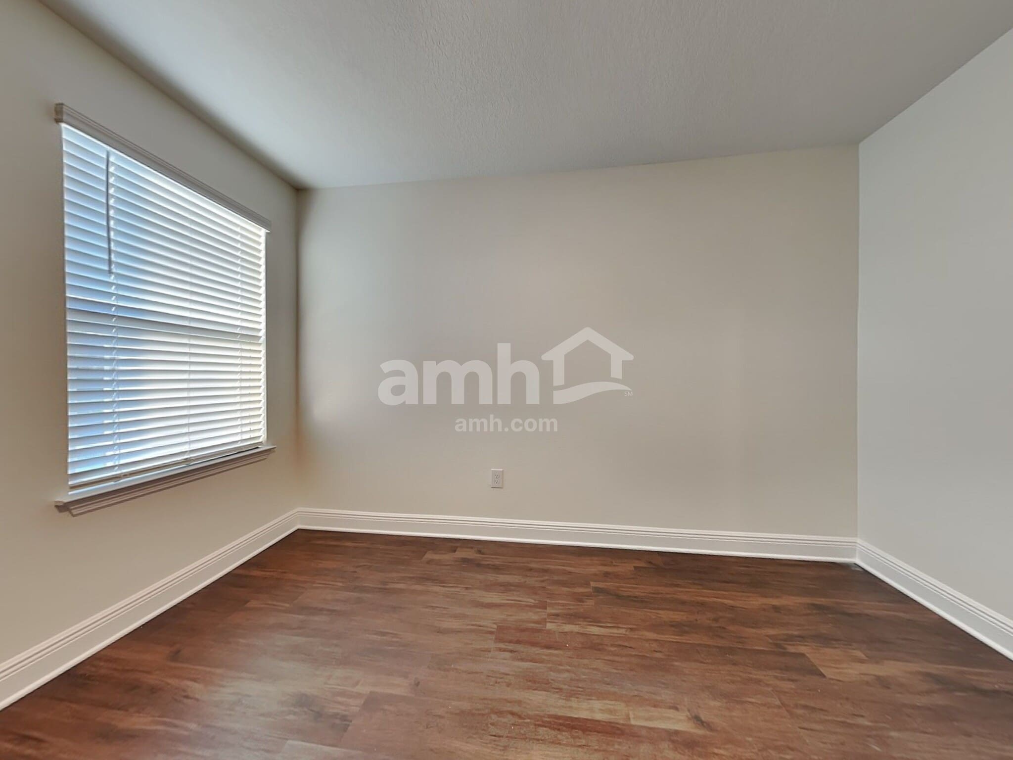 Building Photo - 27430 St Andrews Ave