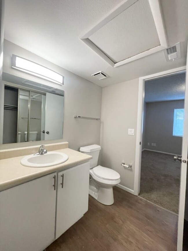 Building Photo - Spacious two bedroom, one and half bathroo...