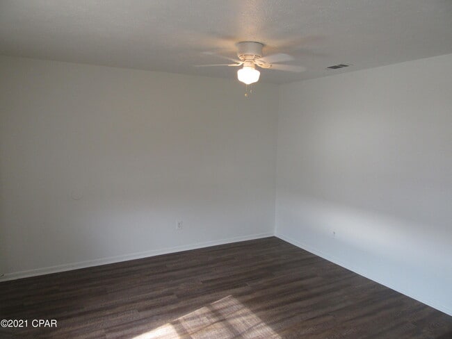 Building Photo - 2814 N Panama Ave