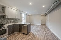 Building Photo - 1070 N Front St