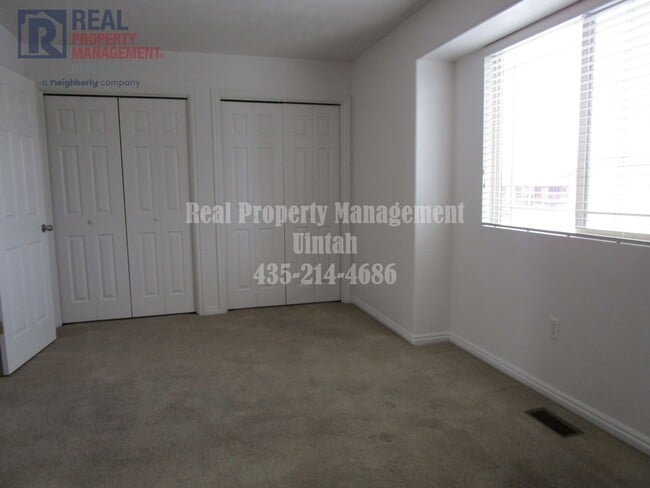 Building Photo - Beautiful Twin Home for Rent!