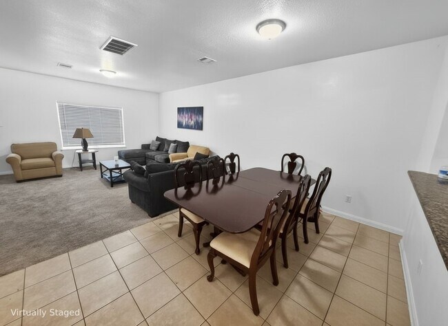 Building Photo - 5127 Oak Briar Ln