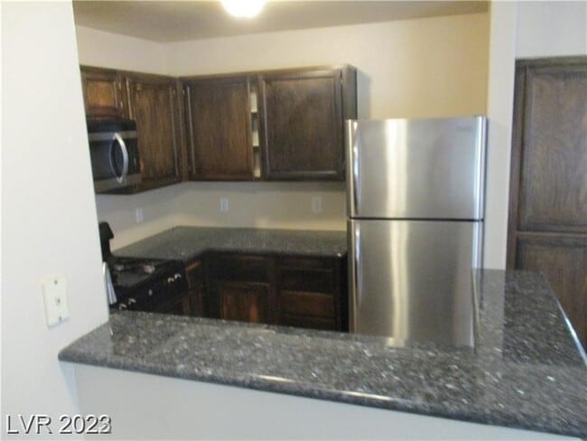 Building Photo - 350 S Durango Dr