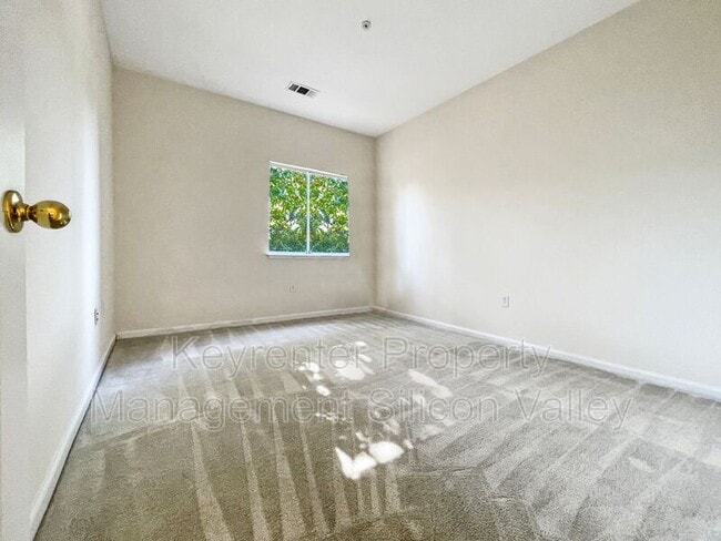 Building Photo - 603 Morning Star Dr