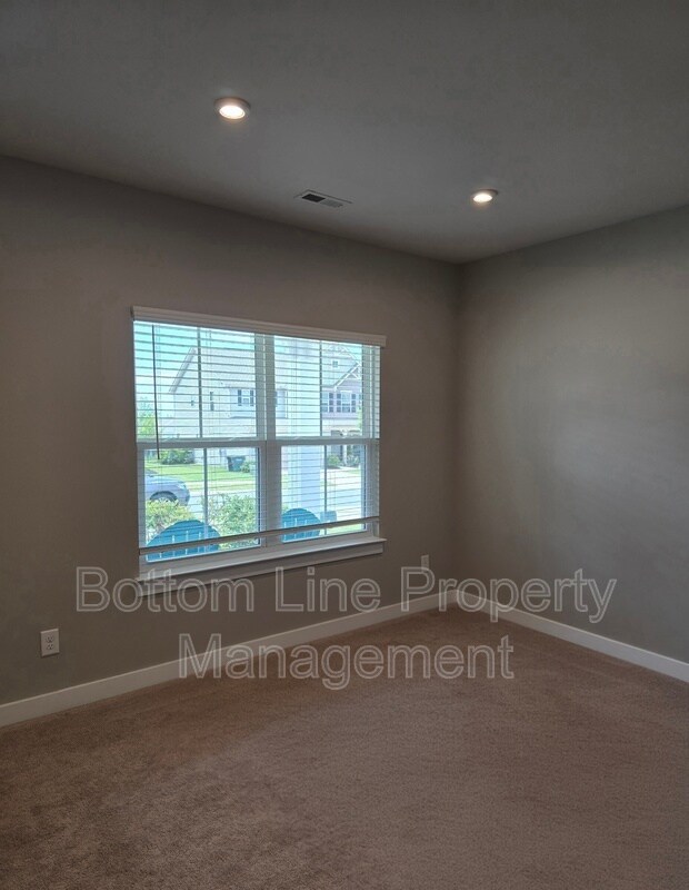 Building Photo - 2030 Sewall Ave SW