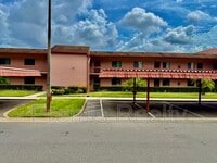 Building Photo - 141 Lakeside Dr