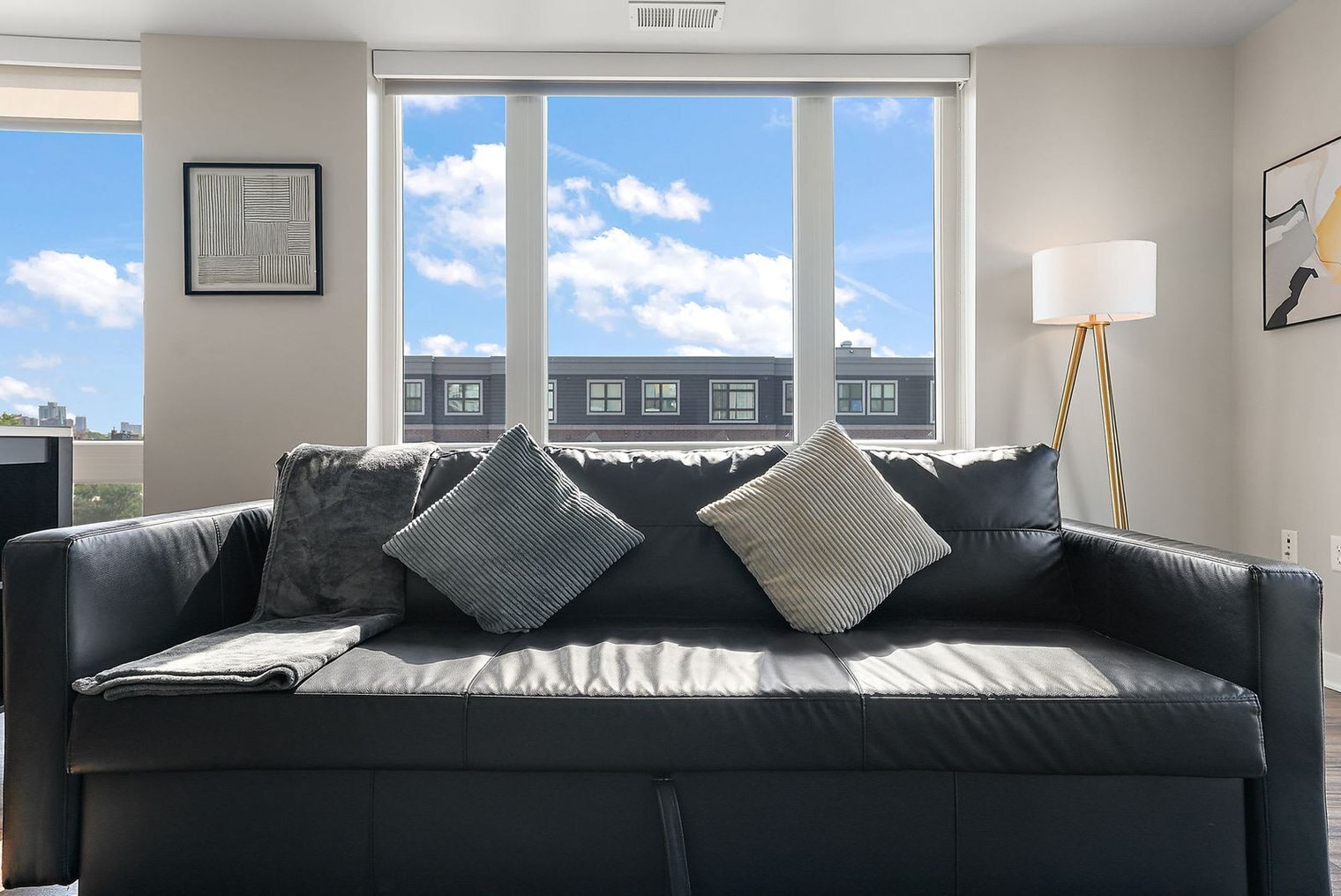 Building Photo - 1410 Nicollet Ave