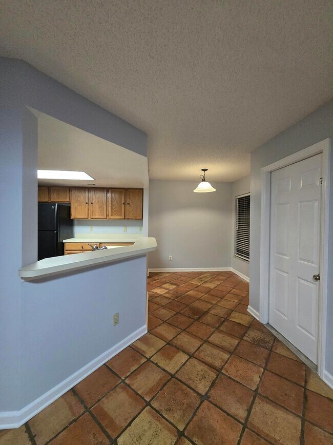 Building Photo - 1030 Knoll Wood Ct