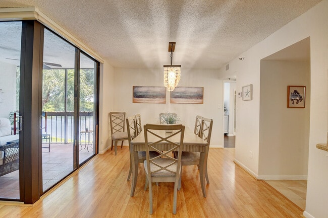 Building Photo - 950 Lavers Cir