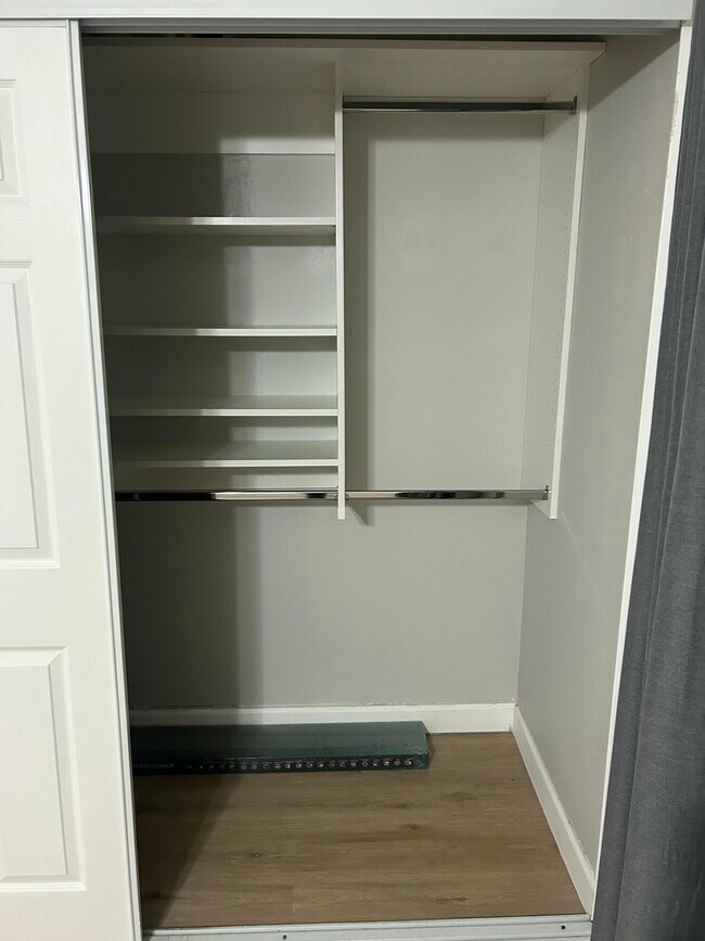 Building Photo - 446 Brittany Dr