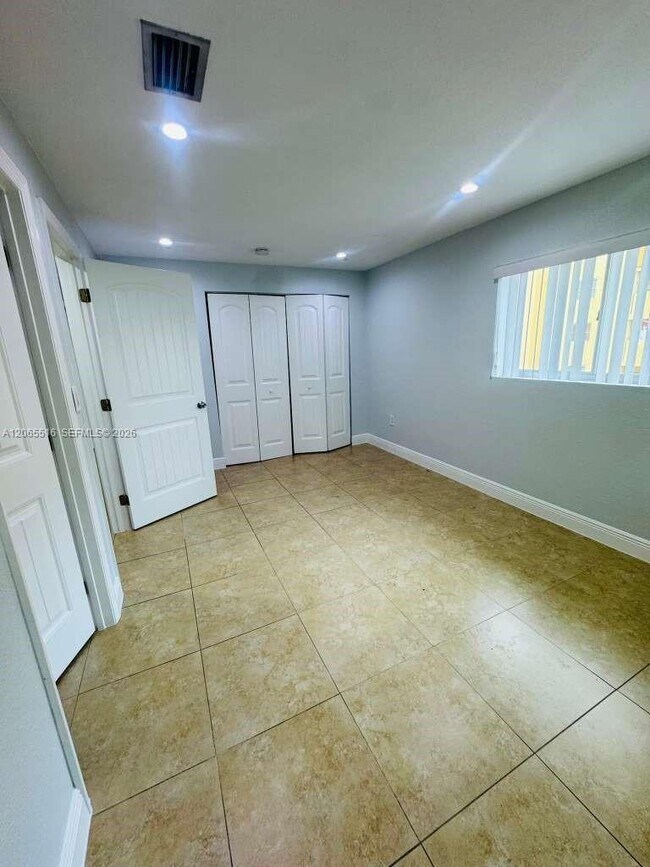 Building Photo - 8270 SW 149th Ct