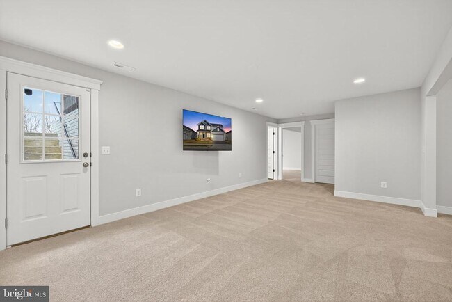 Building Photo - 513 Parkland Dr