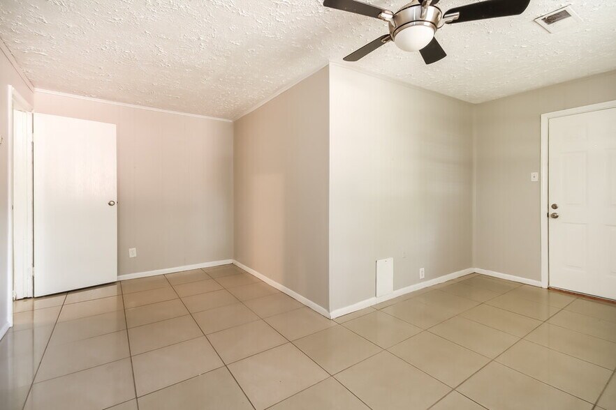 Building Photo - 111 Belvedere Dr