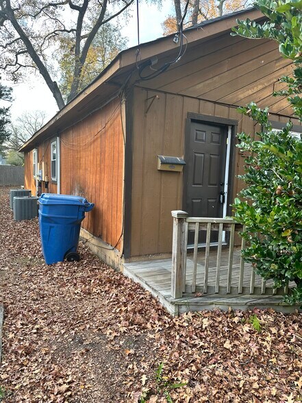 Building Photo - 415 N Oceana Blvd