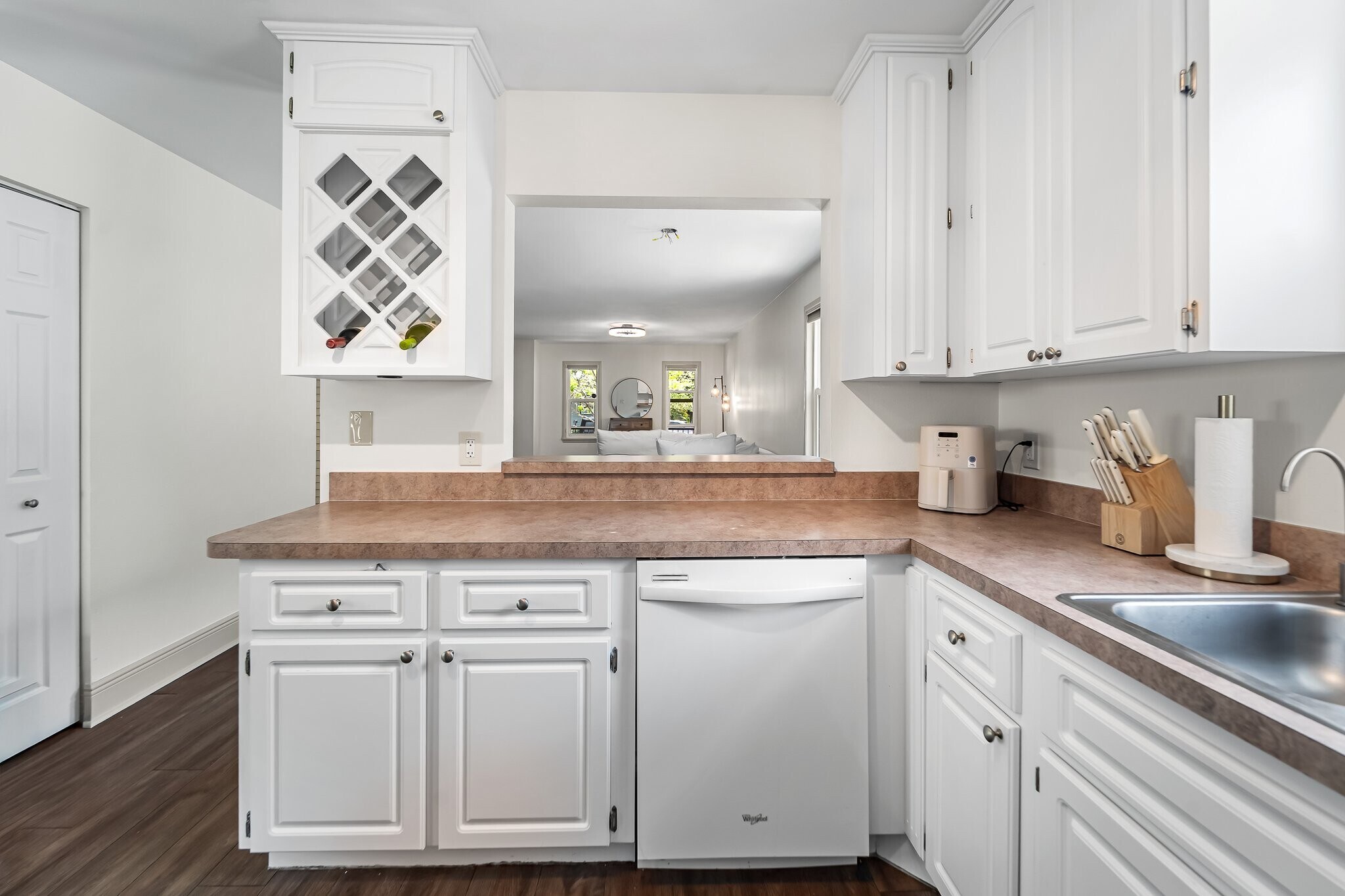 Building Photo - 308 E Ross Ave