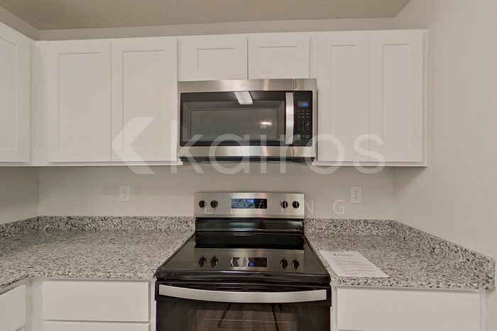 Building Photo - 1156 Sword St