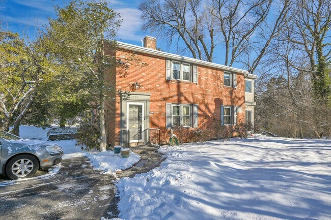 Building Photo - 2820 Cumberland Blvd