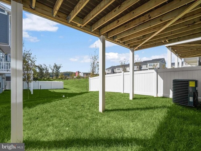 Building Photo - 7840 Blackbriar Wy
