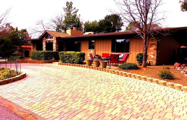 Primary Photo - 55 Thunderbird Dr