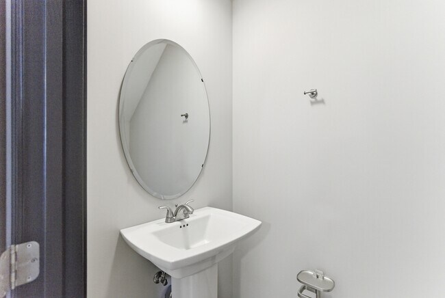 Building Photo - 112 Delaney Wy