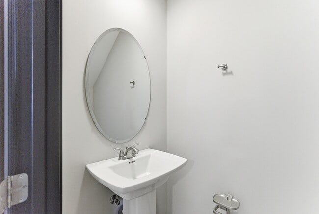 Building Photo - Macy Way - 109