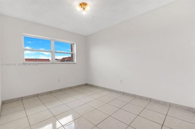 Building Photo - 6130 W 19th Ave