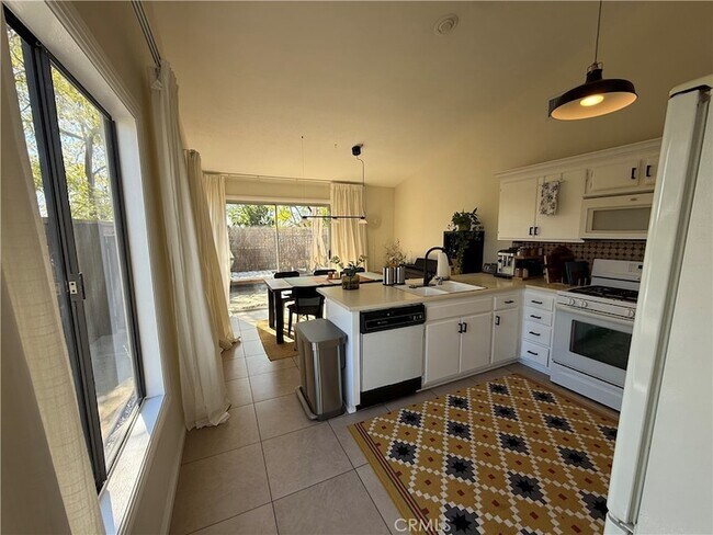 Building Photo - 12399 Blazing Star Ct