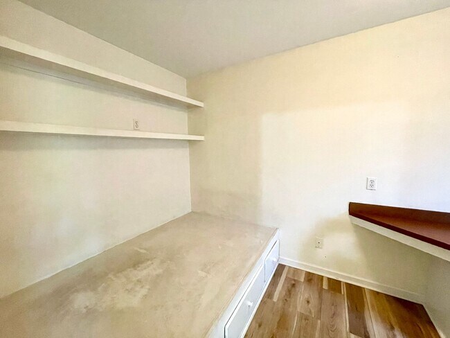 Building Photo - 1227 Barnwell St