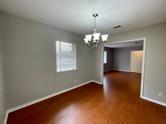 Building Photo - 6510 Daisy Dr