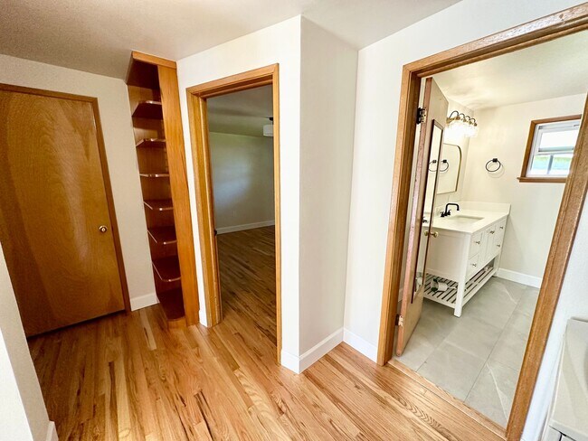 Building Photo - 203-207 N 38th Ave