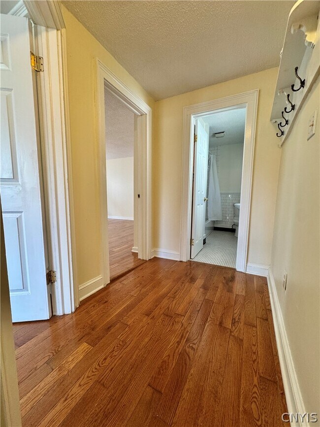 Building Photo - 314 Hawley Ave